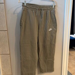 Nike Essentials Cropped Wide Leg Sweat Pants